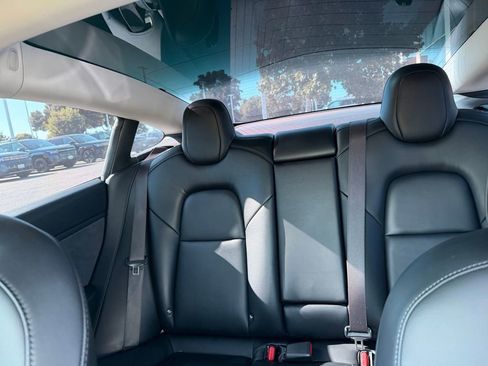 Used 2018 Tesla Model 3 Long Range RWD image 7