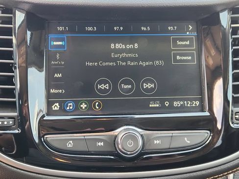 Used 2019 Chevrolet Trax LT w/ LT Convenience Package FWD image 16