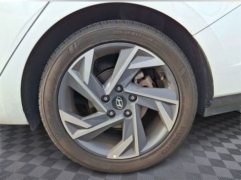 Certified 2025 Hyundai Elantra Sport image 7