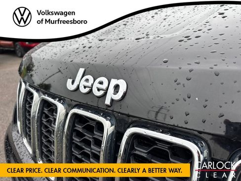 Used 2020 Jeep Grand Cherokee Laredo AWD/4WD image 11