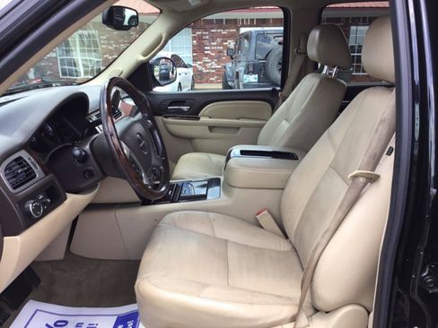 Used 2010 GMC Yukon XL Denali AWD/4WD image 26
