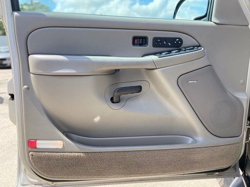 Used 2004 GMC Yukon XL SLT w/ Preferred Equipment Group RWD image 13