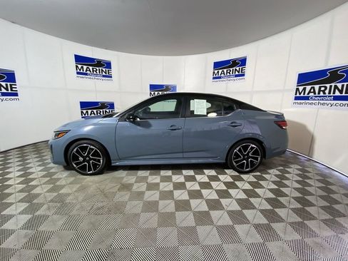 Used 2025 Nissan Sentra SR FWD image 10