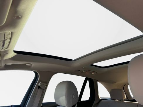 Certified 2022 Mercedes-Benz GLC 300 image 23