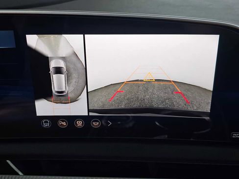 New 2026 Cadillac Optiq Luxury 1 image 27