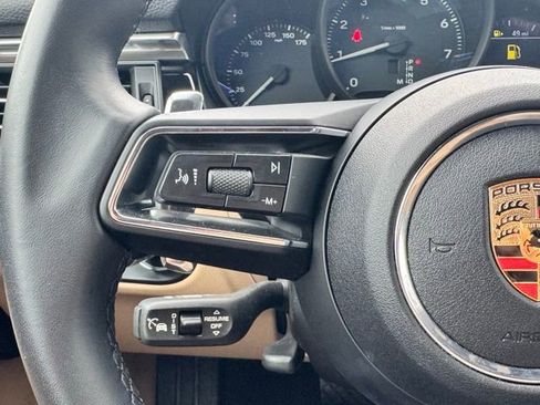Used 2025 Porsche Macan AWD/4WD image 24