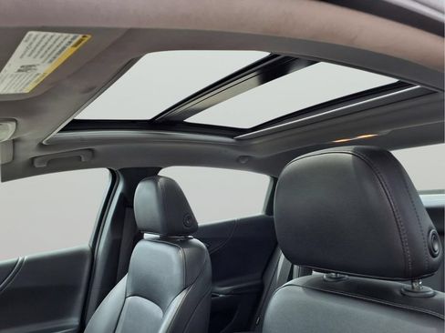 Used 2018 Chevrolet Malibu LT w/ Leather Package FWD image 14