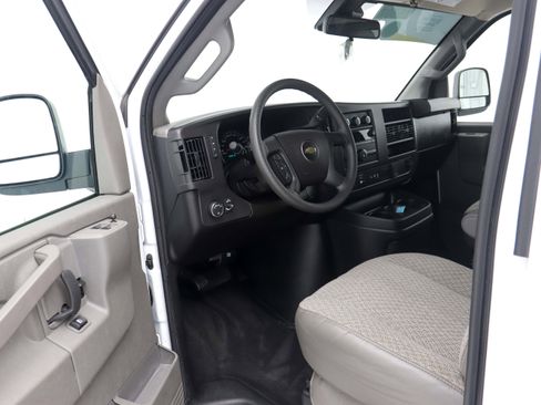 Used 2025 Chevrolet Express 3500 LT w/ LT Preferred Equipment Group RWD image 19
