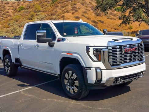 New 2026 GMC Sierra 2500 Denali w/ Denali Reserve Package AWD/4WD image 6