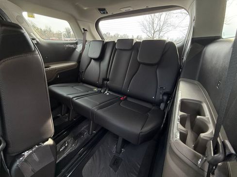 New 2026 Kia Carnival FWD image 26