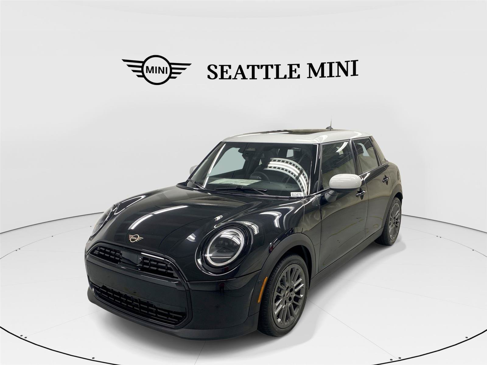 New 2026 MINI Cooper 4-Door Hardtop FWD image 1