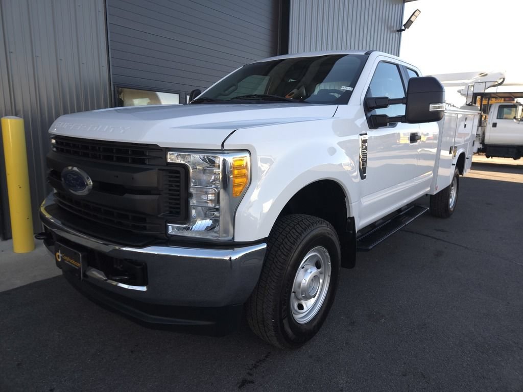 Used 2017 Ford F250 XL w/ Power Equipment Group AWD/4WD image 2