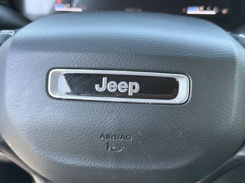 Used 2022 Jeep Grand Cherokee L Limited image 24