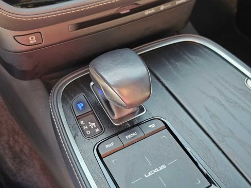 Certified 2022 Lexus LS 500 w/ Cold Weather Package (CK) RWD image 30