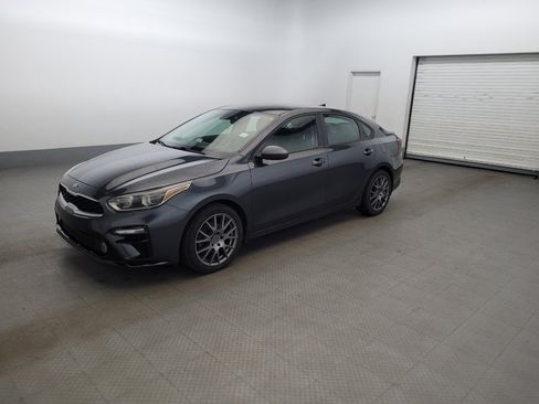 Used 2020 Kia Forte LXS FWD image 2