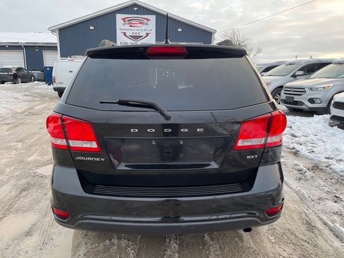 Used 2013 Dodge Journey SXT image 4