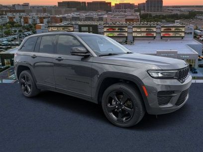 Used 2022 Jeep Grand Cherokee Altitude