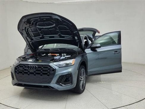 Used 2025 Audi Q5 e Premium Plus w/ Premium Plus Package image 70