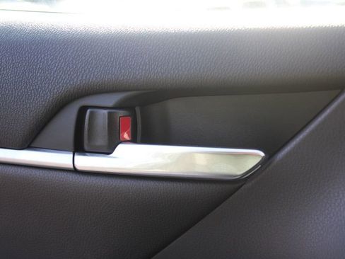 Used 2023 Toyota Camry XSE FWD image 14