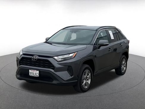 Used 2025 Toyota RAV4 XLE image 7