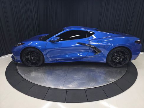 Used 2020 Chevrolet Corvette Stingray Preferred Cpe w/ 2LT Preferred Equipment Group RWD image 10