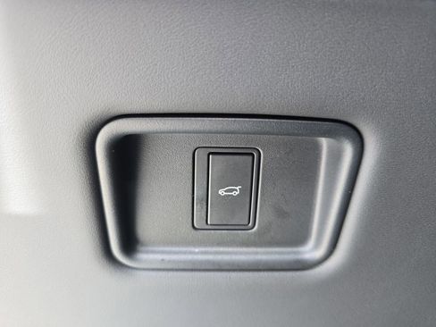 Certified 2025 Land Rover Range Rover Sport image 27