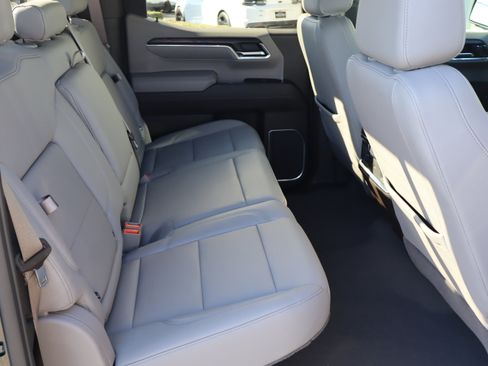 Used 2023 GMC Sierra 1500 SLT w/ SLT Premium Plus Package image 36