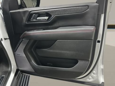 Used 2025 GMC Yukon AT4 Ultimate w/ LPO, Floor Liner Package AWD/4WD image 40