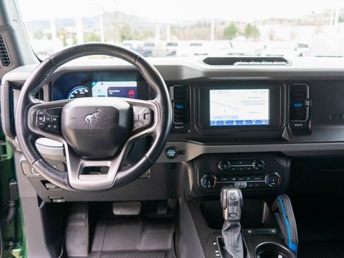 Used 2022 Ford Bronco Black Diamond image 13