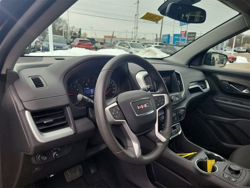 Used 2023 GMC Terrain SLE w/ Driver Convenience Package image 18