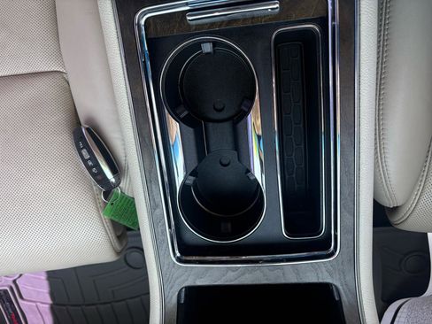 Used 2018 Lincoln Continental Reserve w/ Continental Climate Package AWD/4WD image 32