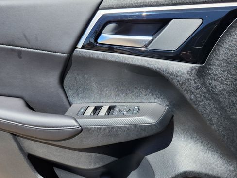 New 2025 Mitsubishi Outlander SE image 7