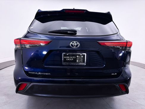 Used 2023 Toyota Highlander XLE FWD image 9