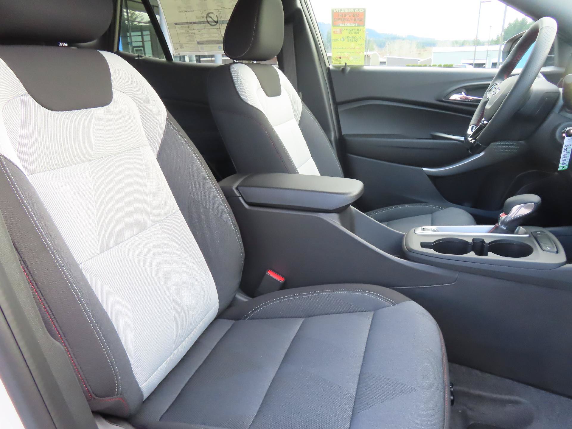 New 2026 Chevrolet Trax RS w/ Driver Confidence Package FWD image 38