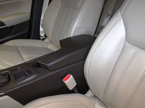 Used 2016 Buick Regal FWD image 24