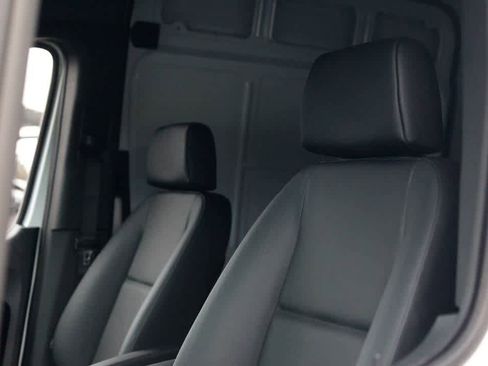 New 2025 Mercedes-Benz Sprinter 2500 image 18