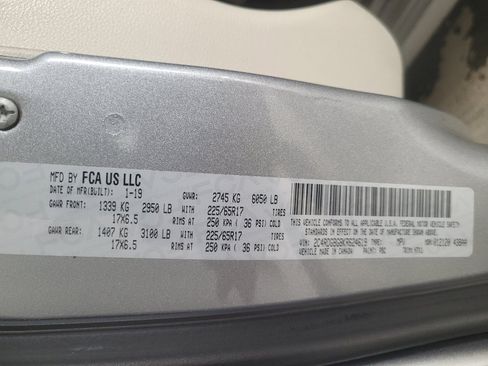 Used 2019 Dodge Grand Caravan SE w/ UConnect Hands-Free Group FWD image 33