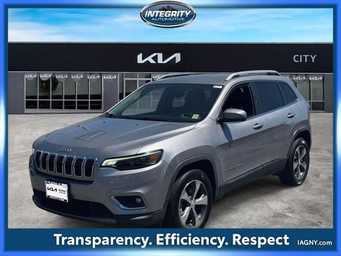 Used 2019 Jeep Cherokee Limited AWD/4WD image 4