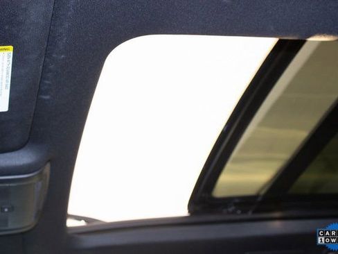 Used 2025 Cadillac XT6 Premium Luxury image 21