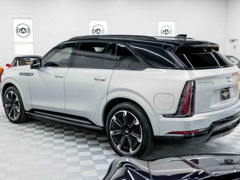 Used 2025 Cadillac Escalade IQ Sport 2 AWD/4WD image 9