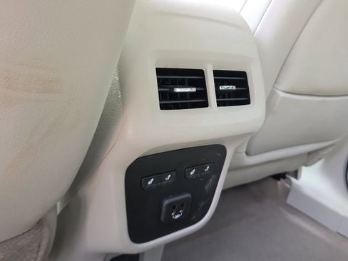 Used 2019 GMC Terrain Denali w/ Advanced Safety Package AWD/4WD image 15