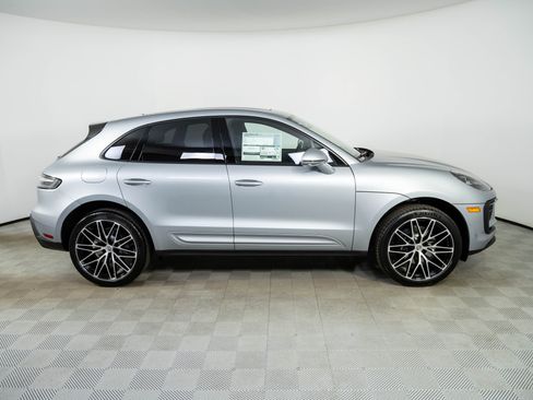 New 2026 Porsche Macan AWD/4WD image 28