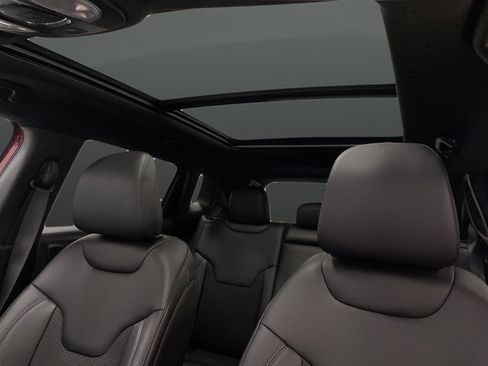 New 2025 Jeep Compass Latitude w/ Sun & Sound Group AWD/4WD image 7