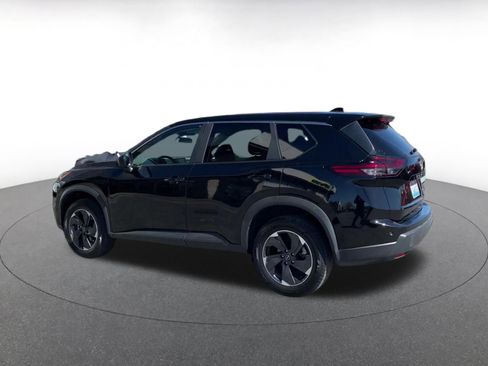Used 2025 Nissan Rogue SV image 10