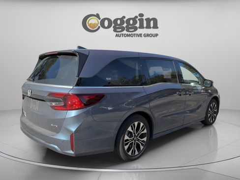 Used 2025 Honda Odyssey Elite image 5