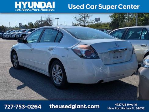Used 2010 Nissan Altima 2.5 S w/ Convenience Pkg image 2
