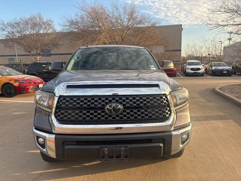 Used 2018 Toyota Tundra SR5 image 2