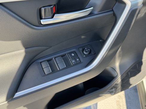 New 2025 Toyota RAV4 SE image 18