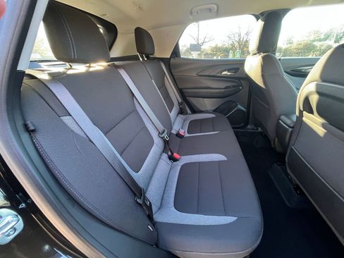 Used 2025 Chevrolet TrailBlazer LT image 34