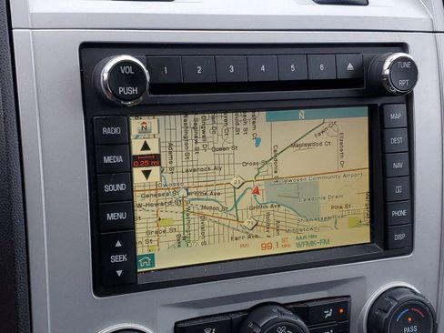 Used 2010 Mercury Mariner Premier image 16